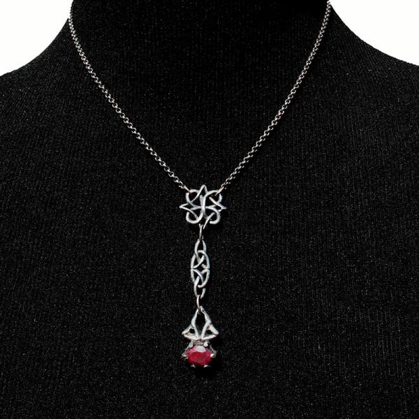 keltisches collier mit rubin